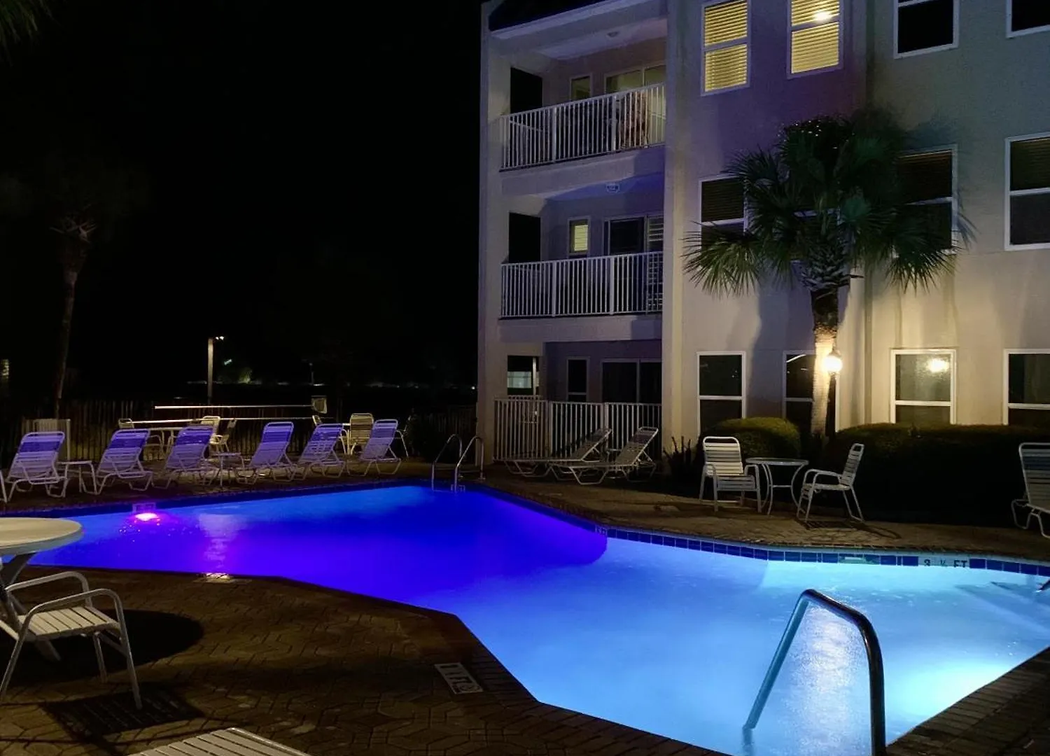 102 Poolside Apartment Destin United States