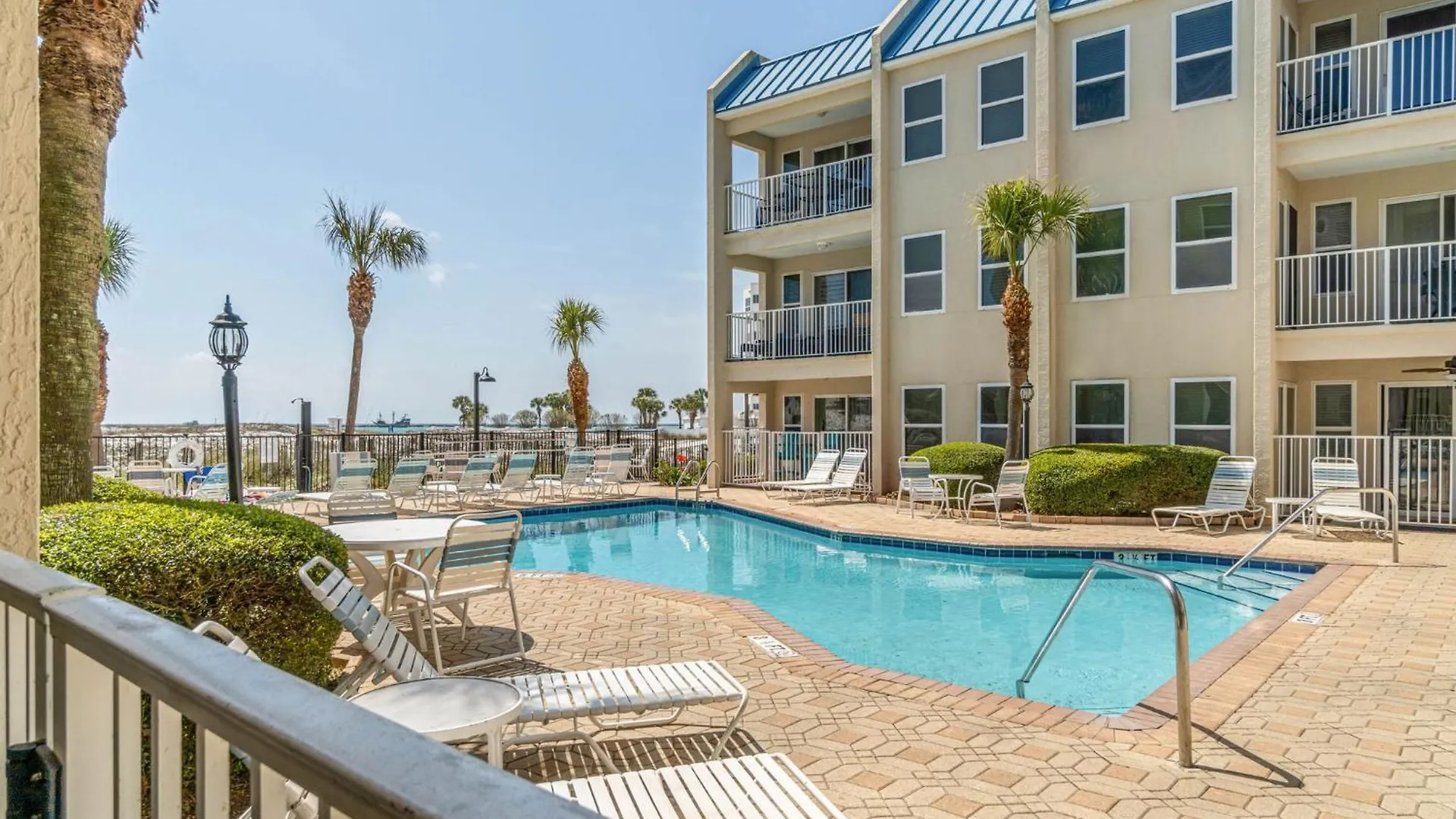 102 Poolside Apartment Destin 0*,  United States